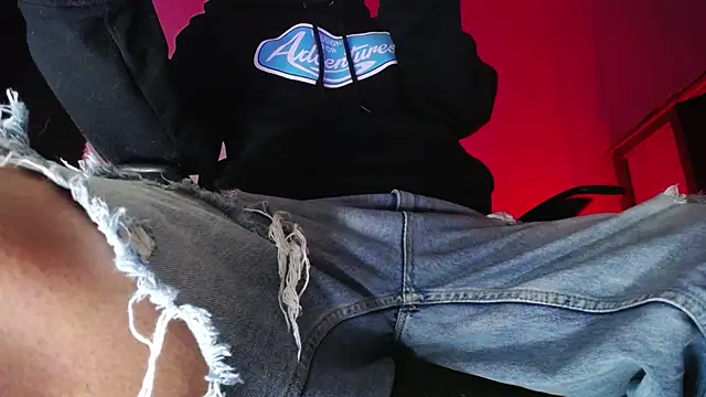 zacwatson  online show from November 18, 2025, 2:50 am