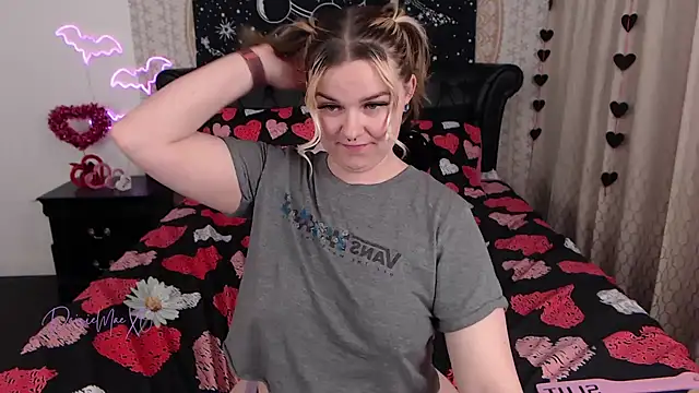 DaisieMaeXO online show from February 12, 2025, 1:30 am