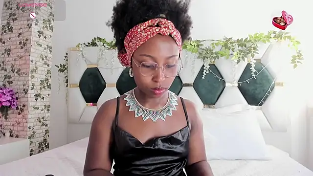 Snapshot of EmmaSanzz_ chatting on January 28, 2025, 11:49 am EmmaSanzz online show from January 28, 2025, 11:49 am