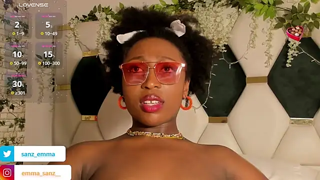 Snapshot of EmmaSanzz_ chatting on February 4, 2025, 5:55 pm EmmaSanzz online show from February 4, 2025, 5:55 pm