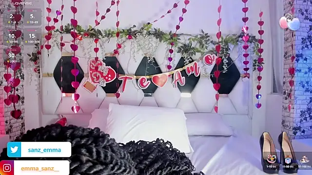 Snapshot of EmmaSanzz_ chatting on February 13, 2025, 11:28 am EmmaSanzz online show from February 13, 2025, 11:28 am