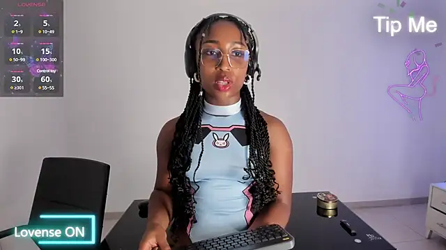 Snapshot of EmmaSanzz_ chatting on February 22, 2025, 2:41 pm EmmaSanzz online show from February 22, 2025, 2:41 pm