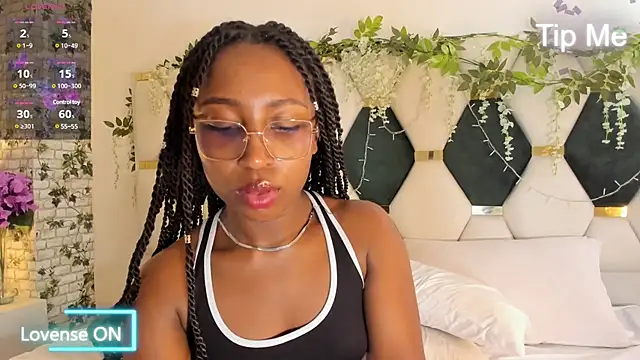 Snapshot of EmmaSanzz_ chatting on March 3, 2025, 5:39 pm EmmaSanzz online show from March 3, 2025, 5:39 pm