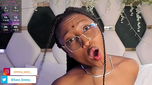 Snapshot of EmmaSanzz_ chatting on March 6, 2025, 5:43 pm EmmaSanzz online show from March 6, 2025, 5:43 pm