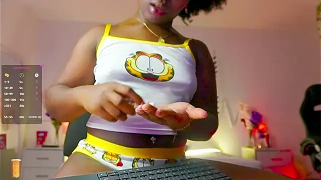 Snapshot of EmmaSanzz_ chatting on October 2, 2025, 11:39 am EmmaSanzz online show from October 2, 2025, 11:39 am