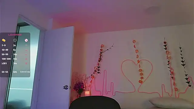 Snapshot of EmmaSanzz_ chatting on October 11, 2025, 11:42 am EmmaSanzz online show from October 11, 2025, 11:42 am