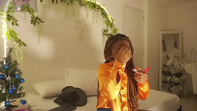 Snapshot of EmmaSanzz_ chatting on November 29, 2025, 11:35 am EmmaSanzz online show from November 29, 2025, 11:35 am