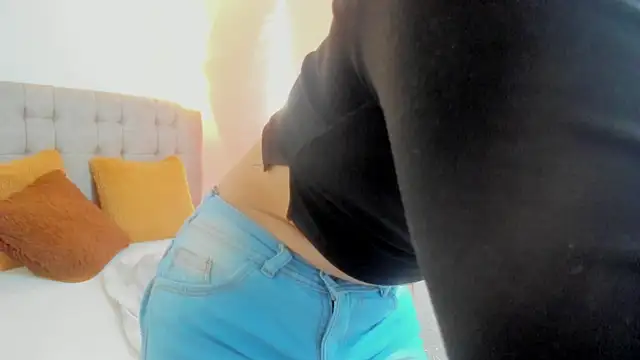 Carolina hernandez22 online show from October 27, 2025, 12:53 pm