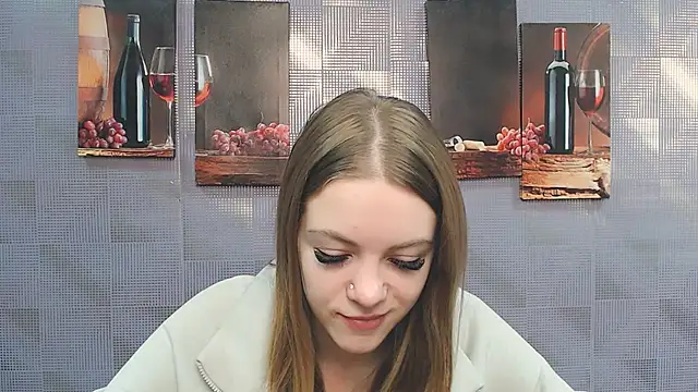 Snapshot of AliceFlirtt_ chatting on December 17, 2024, 7:29 am AliceFlirtt online show from December 17, 2024, 7:29 am