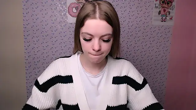 Snapshot of AliceFlirtt_ chatting on January 6, 2025, 12:13 pm AliceFlirtt online show from January 6, 2025, 12:13 pm