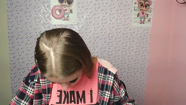 Snapshot of AliceFlirtt_ chatting on January 7, 2025, 1:57 pm AliceFlirtt online show from January 7, 2025, 1:57 pm