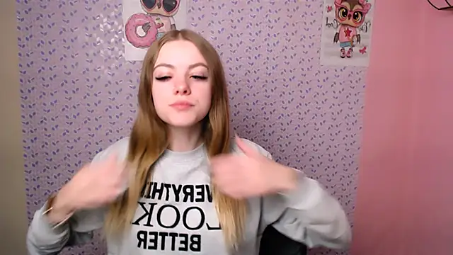 Snapshot of AliceFlirtt_ chatting on January 8, 2025, 8:06 am AliceFlirtt online show from January 8, 2025, 8:06 am