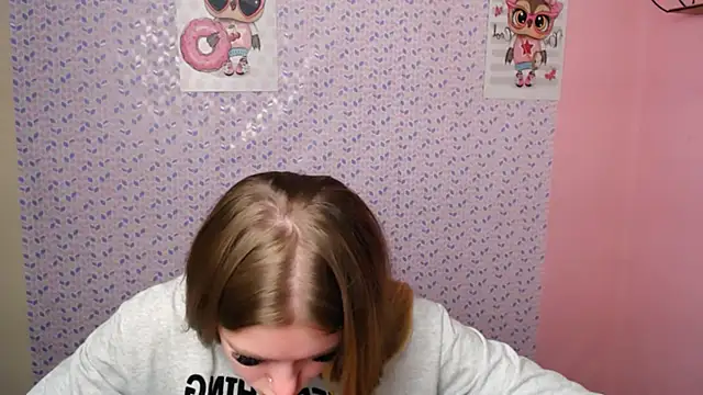 Snapshot of AliceFlirtt_ chatting on January 8, 2025, 2:14 pm AliceFlirtt online show from January 8, 2025, 2:14 pm