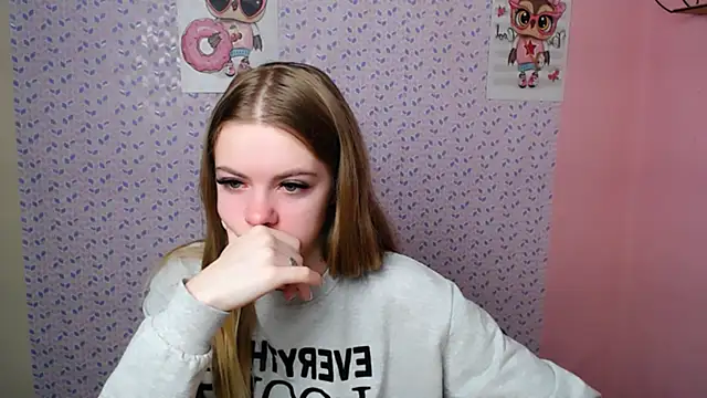 Snapshot of AliceFlirtt_ chatting on January 9, 2025, 7:42 am AliceFlirtt online show from January 9, 2025, 7:42 am