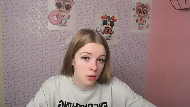 Snapshot of AliceFlirtt_ chatting on January 14, 2025, 12:14 pm AliceFlirtt online show from January 14, 2025, 12:14 pm