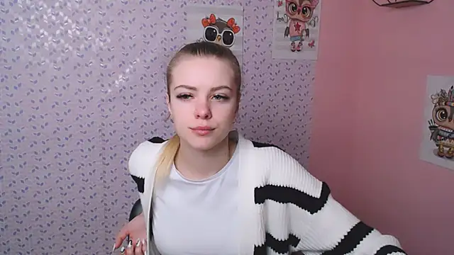 Snapshot of AliceFlirtt_ chatting on January 21, 2025, 12:50 pm AliceFlirtt online show from January 21, 2025, 12:50 pm