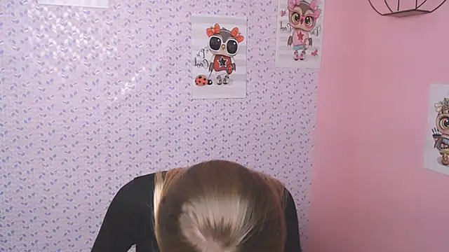 Snapshot of AliceFlirtt_ chatting on January 22, 2025, 2:03 pm AliceFlirtt online show from January 22, 2025, 2:03 pm