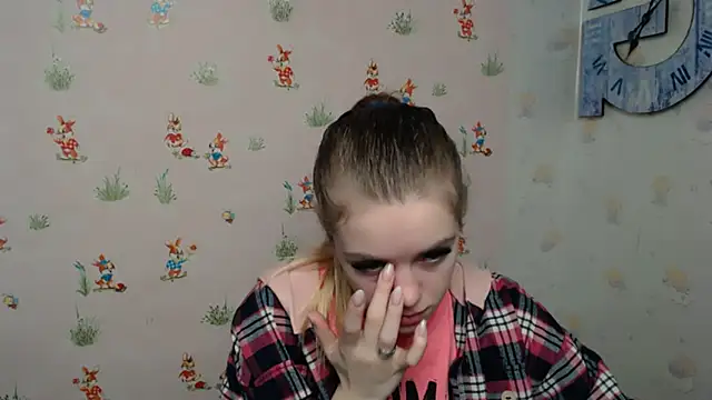 Snapshot of AliceFlirtt_ chatting on February 5, 2025, 8:11 am AliceFlirtt online show from February 5, 2025, 8:11 am