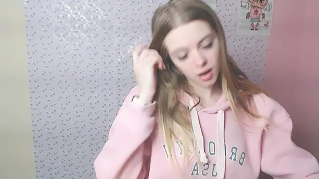 Snapshot of AliceFlirtt_ chatting on February 7, 2025, 11:56 am AliceFlirtt online show from February 7, 2025, 11:56 am