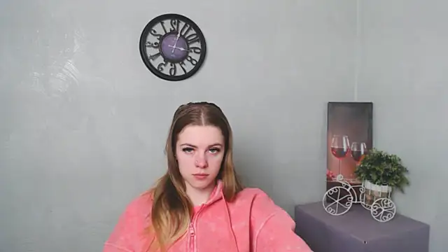 Snapshot of AliceFlirtt_ chatting on February 11, 2025, 2:46 pm AliceFlirtt online show from February 11, 2025, 2:46 pm