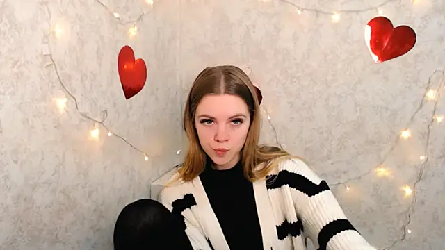 Snapshot of AliceFlirtt_ chatting on February 21, 2025, 11:33 am AliceFlirtt online show from February 21, 2025, 11:33 am