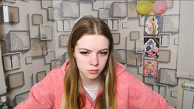 Snapshot of AliceFlirtt_ chatting on February 22, 2025, 7:56 am AliceFlirtt online show from February 22, 2025, 7:56 am