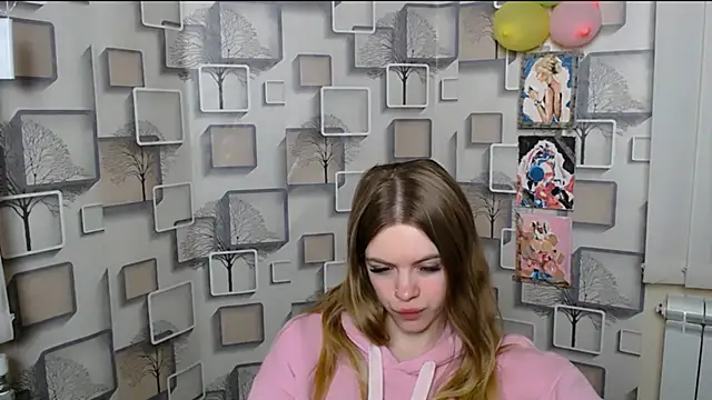 Snapshot of AliceFlirtt_ chatting on March 3, 2025, 11:44 am AliceFlirtt online show from March 3, 2025, 11:44 am