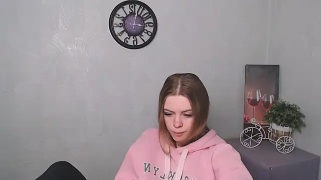 Snapshot of AliceFlirtt_ chatting on March 4, 2025, 8:13 am AliceFlirtt online show from March 4, 2025, 8:13 am