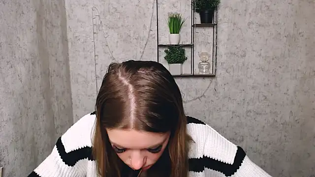 Snapshot of AliceFlirtt_ chatting on March 5, 2025, 8:21 am AliceFlirtt online show from March 5, 2025, 8:21 am