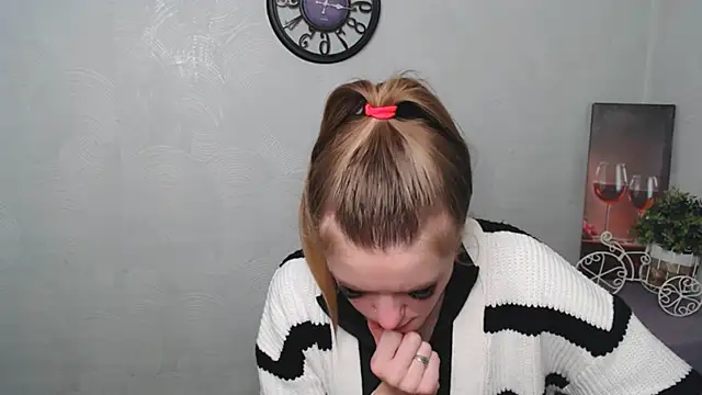 Snapshot of AliceFlirtt_ chatting on March 6, 2025, 3:02 pm AliceFlirtt online show from March 6, 2025, 3:02 pm