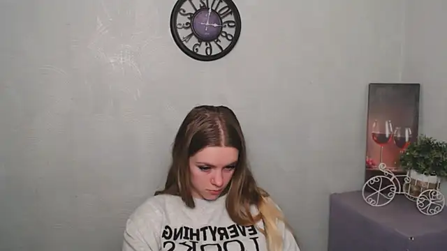 Snapshot of AliceFlirtt_ chatting on March 8, 2025, 11:37 am AliceFlirtt online show from March 8, 2025, 11:37 am