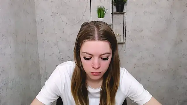 Snapshot of AliceFlirtt_ chatting on March 12, 2025, 7:24 am AliceFlirtt online show from March 12, 2025, 7:24 am