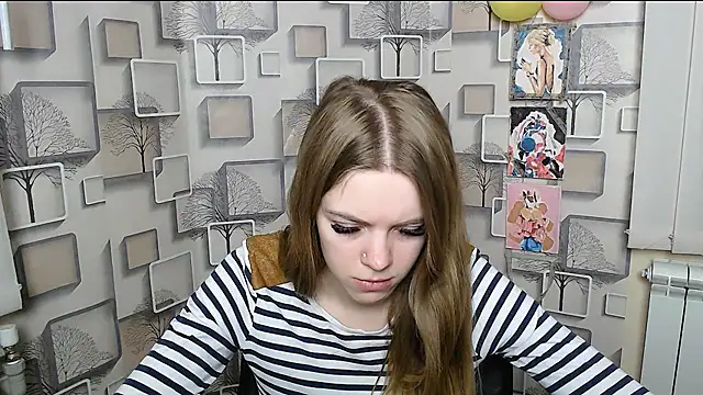 Snapshot of AliceFlirtt_ chatting on March 13, 2025, 11:41 am AliceFlirtt online show from March 13, 2025, 11:41 am