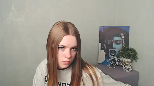 Snapshot of AliceFlirtt_ chatting on March 19, 2025, 8:12 am AliceFlirtt online show from March 19, 2025, 8:12 am