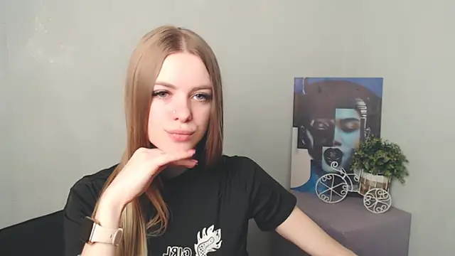 Snapshot of AliceFlirtt_ chatting on March 19, 2025, 11:17 am AliceFlirtt online show from March 19, 2025, 11:17 am