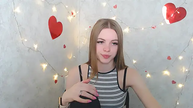 Snapshot of AliceFlirtt_ chatting on March 21, 2025, 9:23 pm AliceFlirtt online show from March 21, 2025, 9:23 pm