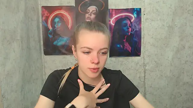 Snapshot of AliceFlirtt_ chatting on September 16, 2025, 7:42 am AliceFlirtt online show from September 16, 2025, 7:42 am