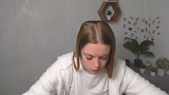 Snapshot of AliceFlirtt_ chatting on September 27, 2025, 9:03 am AliceFlirtt online show from September 27, 2025, 9:03 am