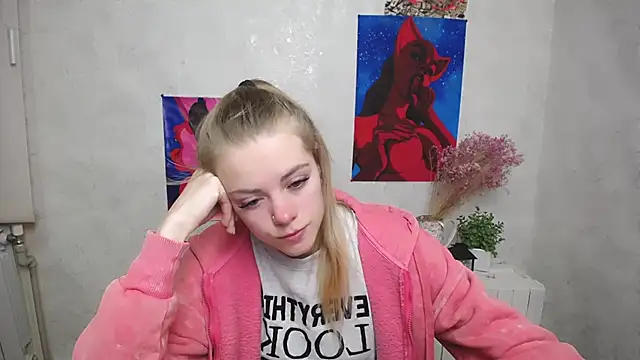 Snapshot of AliceFlirtt_ chatting on October 6, 2025, 7:50 am AliceFlirtt online show from October 6, 2025, 7:50 am