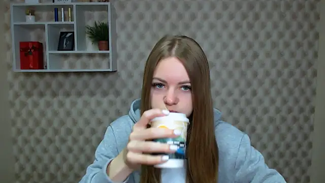 Snapshot of AliceFlirtt_ chatting on October 11, 2025, 6:45 am AliceFlirtt online show from October 11, 2025, 6:45 am