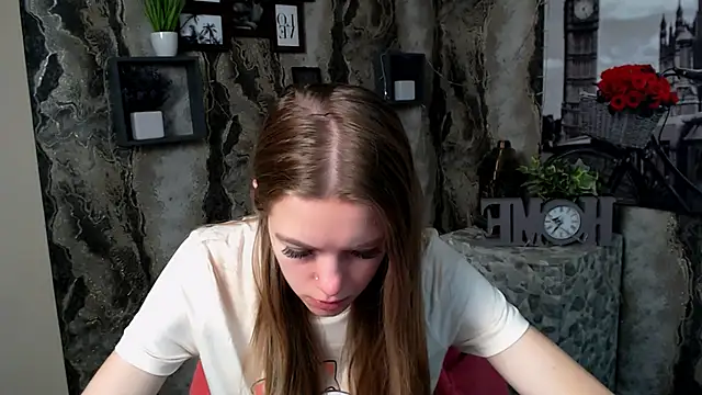 Snapshot of AliceFlirtt_ chatting on October 15, 2025, 7:52 am AliceFlirtt online show from October 15, 2025, 7:52 am