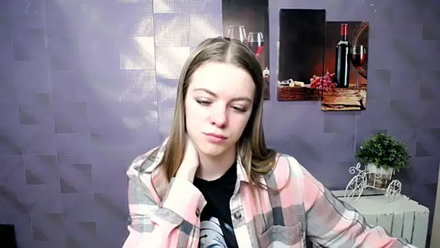 Snapshot of AliceFlirtt_ chatting on November 6, 2025, 9:21 am AliceFlirtt online show from November 6, 2025, 9:21 am