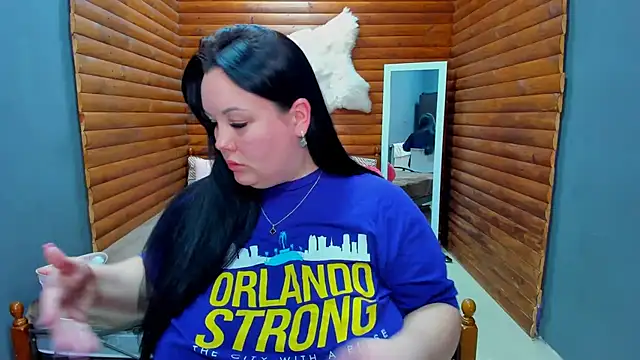 Snapshot of BubbleEmma chatting on January 17, 2025, 3:43 pm BubbleEmma online show from January 17, 2025, 3:43 pm