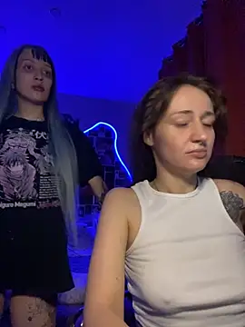 Snapshot of Dooubletroublee chatting on November 6, 2025, 12:33 am Dooubletroublee online show from November 6, 2025, 12:33 am