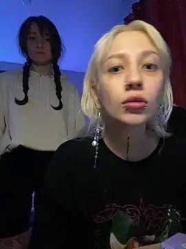 Snapshot of Dooubletroublee chatting on November 27, 2025, 11:29 pm Dooubletroublee online show from November 27, 2025, 11:29 pm