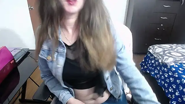 Snapshot of Luna_girlhot_ chatting on February 21, 2025, 9:00 pm Luna girlhot online show from February 21, 2025, 9:00 pm