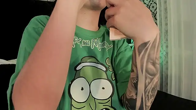 Adeelinee online show from November 29, 2025, 8:34 pm