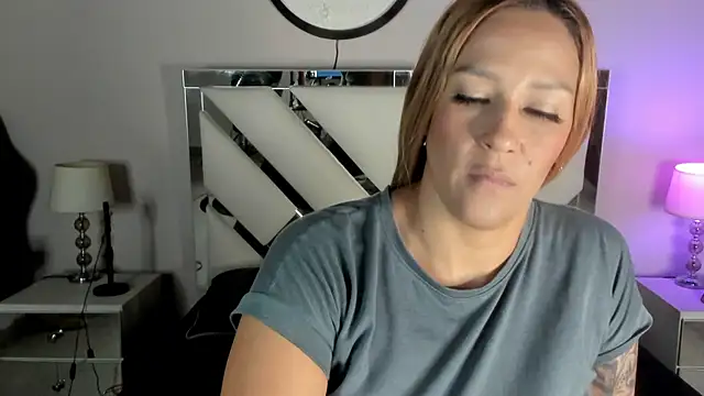 Snapshot of AnyyJones chatting on February 3, 2025, 6:49 pm AnyyJones online show from February 3, 2025, 6:49 pm