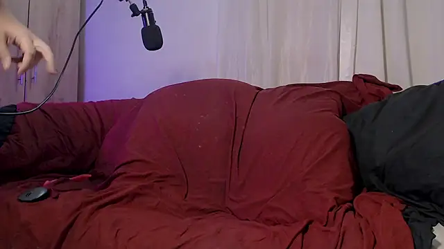 Snapshot of anotherbigboy_ chatting on October 18, 2025, 2:18 pm anotherbigboy online show from October 18, 2025, 2:18 pm