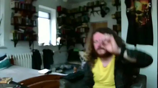 Snapshot of sunr1sa chatting on February 5, 2025, 3:20 pm sunr1sa online show from February 5, 2025, 3:20 pm